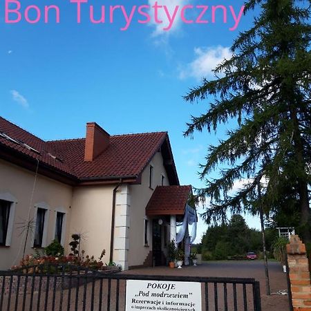 Pensjonat Agroturystyczny Pod Modrzewiem Panzió Florczaki Kültér fotó