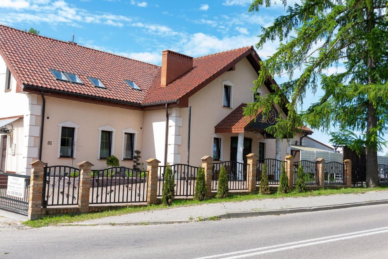Pensjonat Agroturystyczny Pod Modrzewiem Panzió Florczaki Kültér fotó