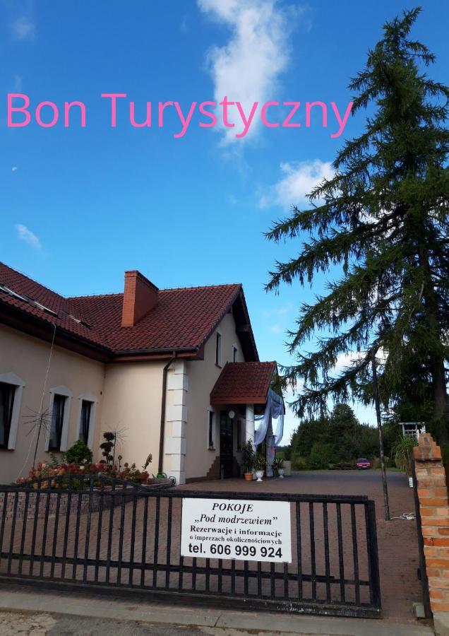 Pensjonat Agroturystyczny Pod Modrzewiem Panzió Florczaki Kültér fotó
