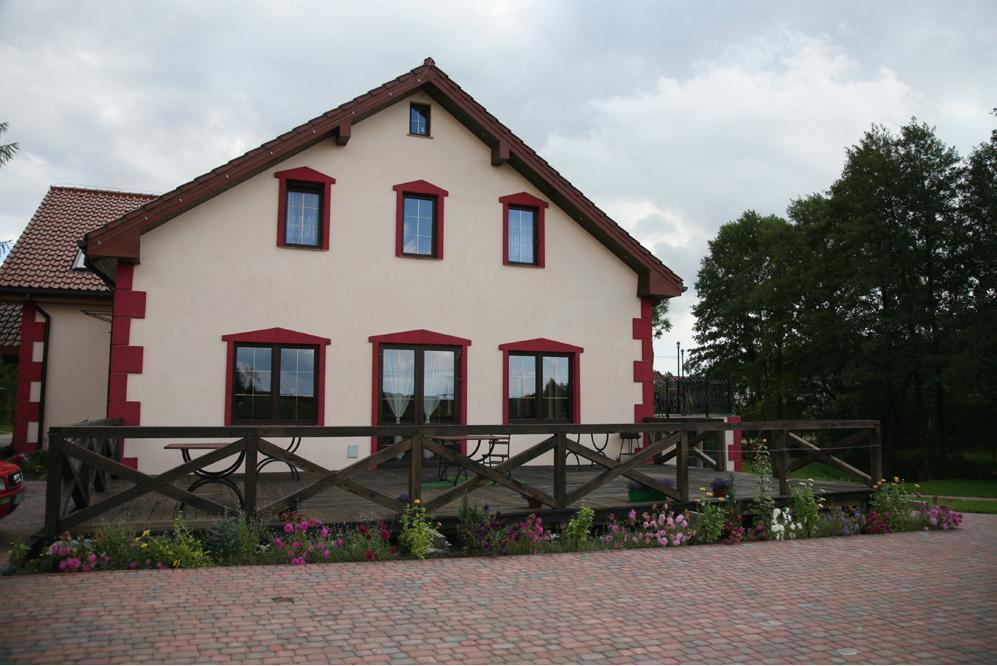 Pensjonat Agroturystyczny Pod Modrzewiem Panzió Florczaki Kültér fotó